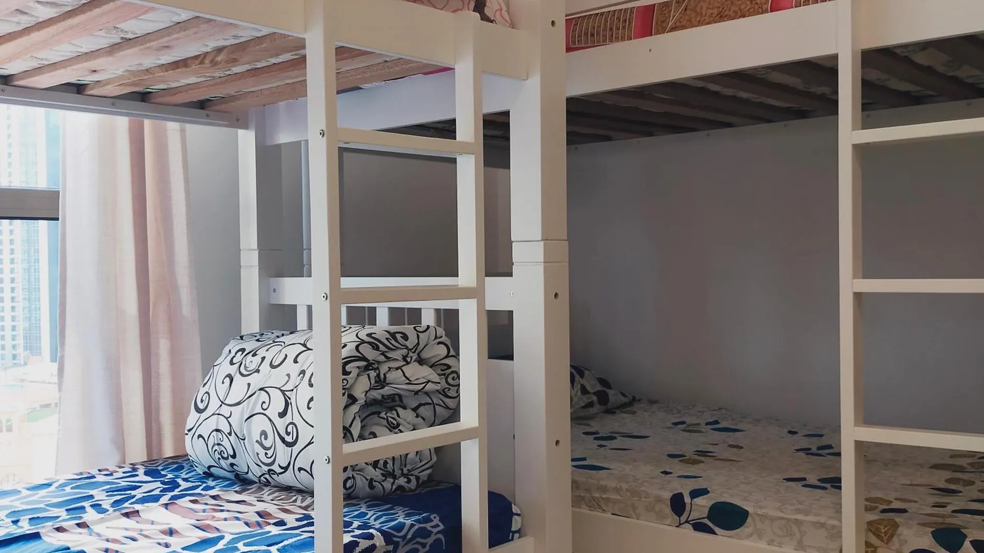 Sea La Vie Hostel Dubai