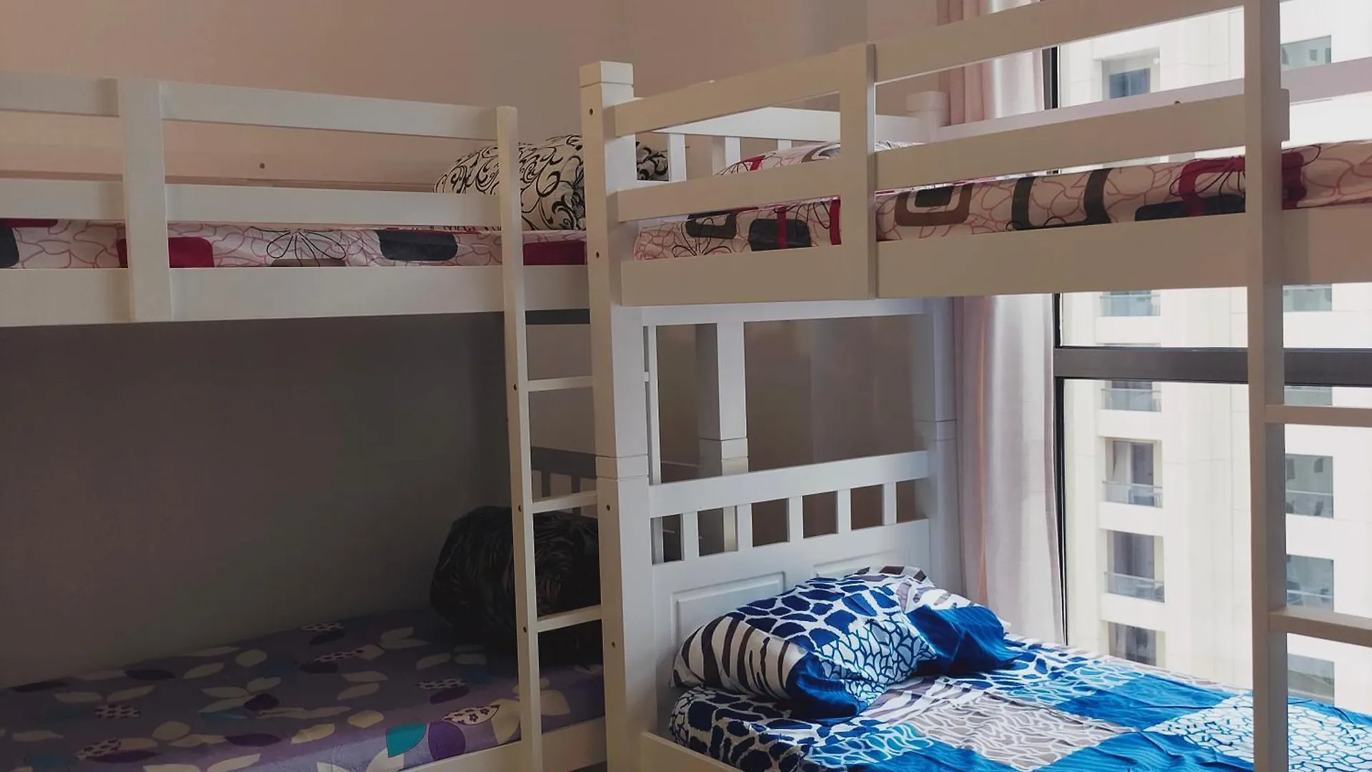Sea La Vie Hostel Dubai