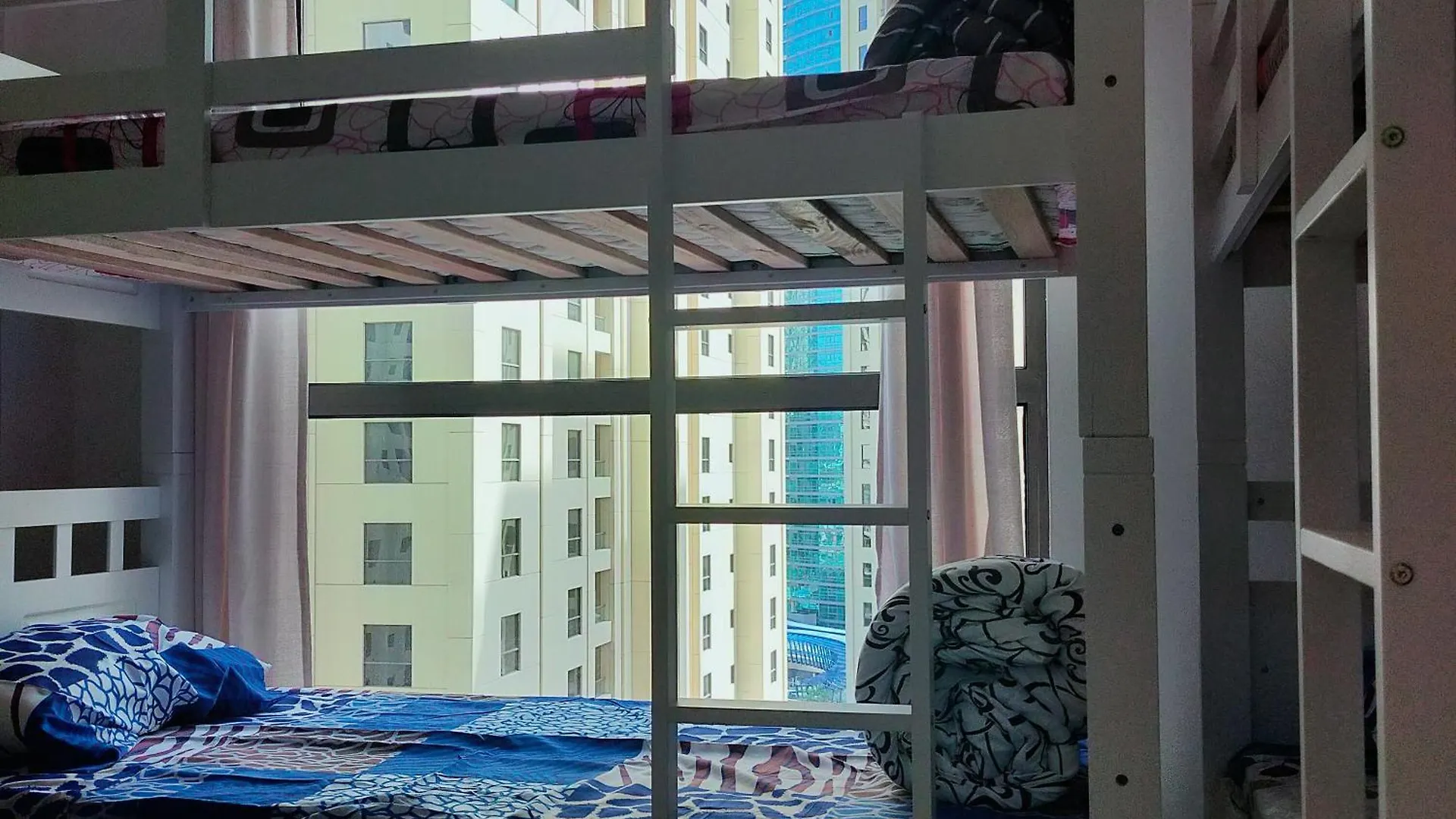 Sea La Vie Hostel Dubai
