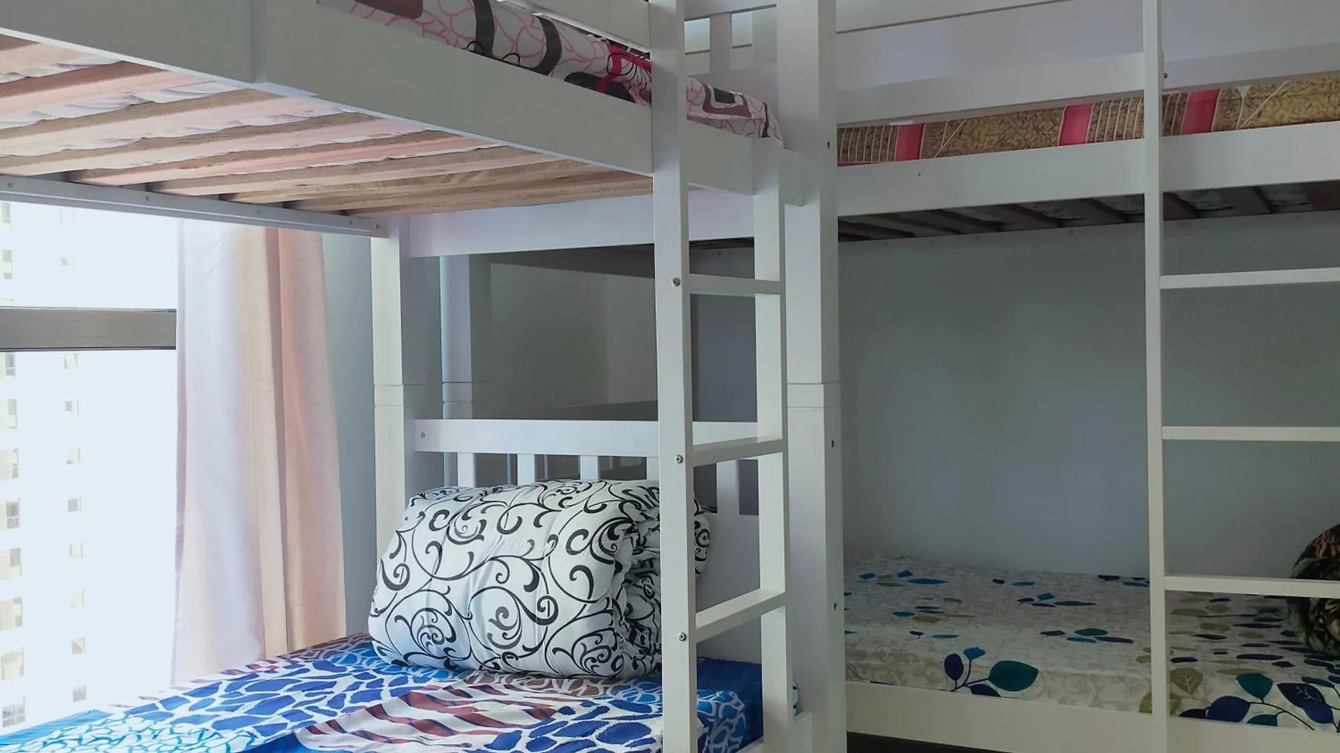 Sea La Vie Hostel Dubai