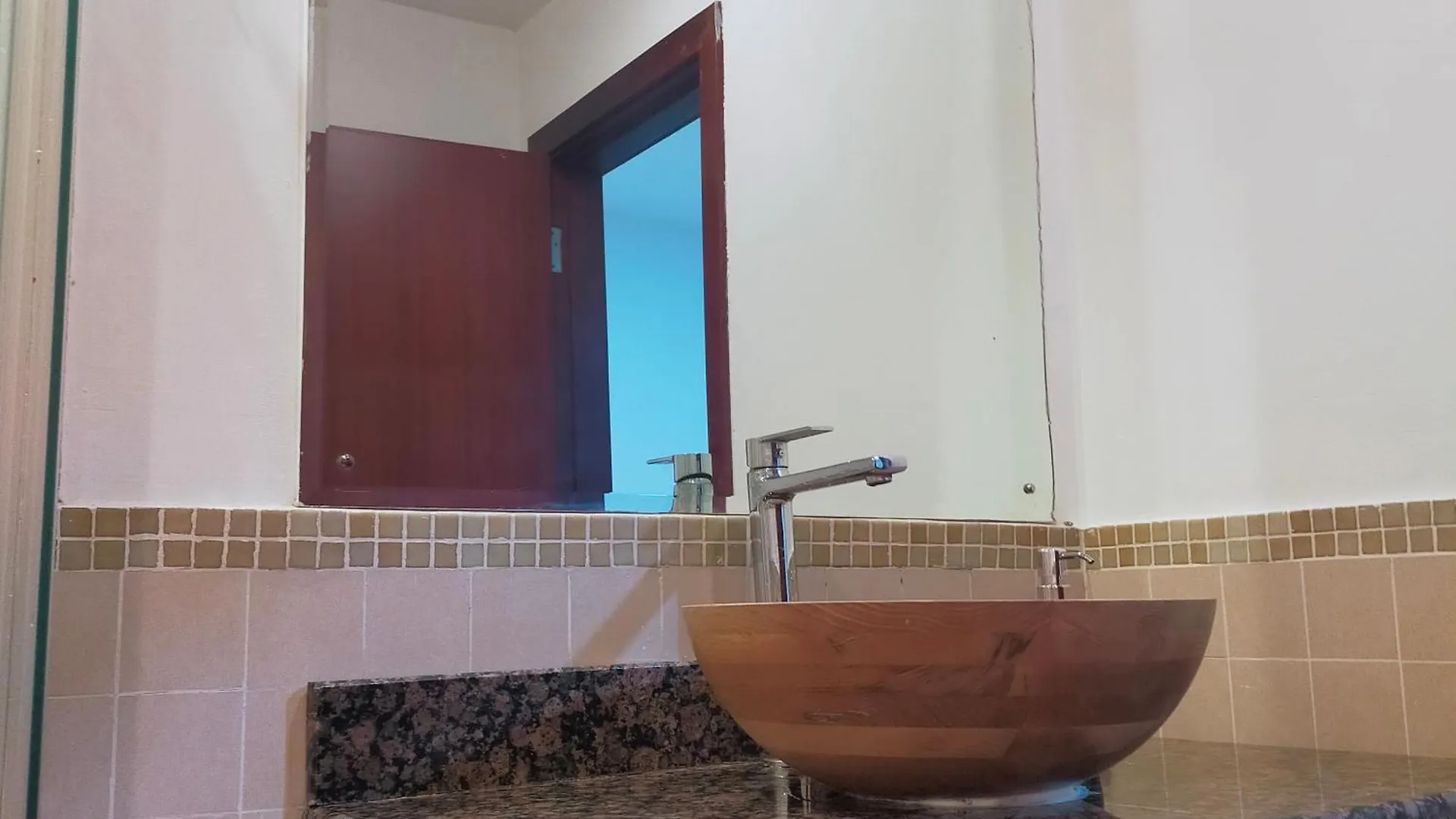 Sea La Vie Hostel Dubai